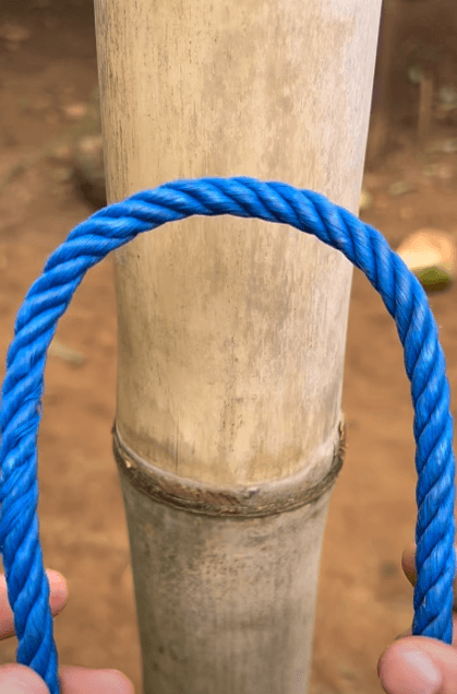 Very strong rope knot for tying heavy items using the Clove hitch technique